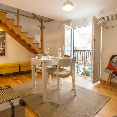 Alfama Regueira Duplex Apartment *